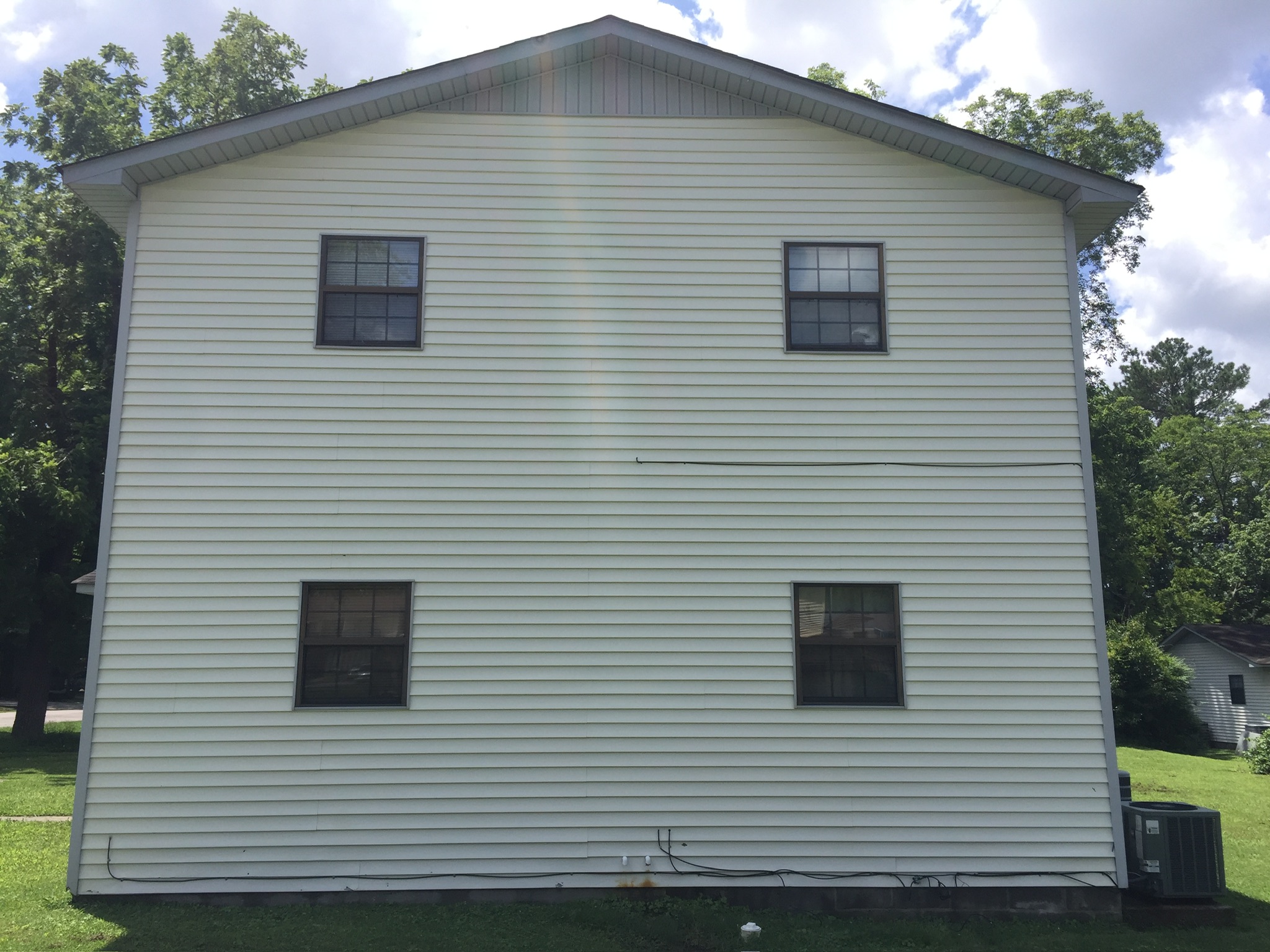 Transformation of Athens Apartment Complex with House Washing